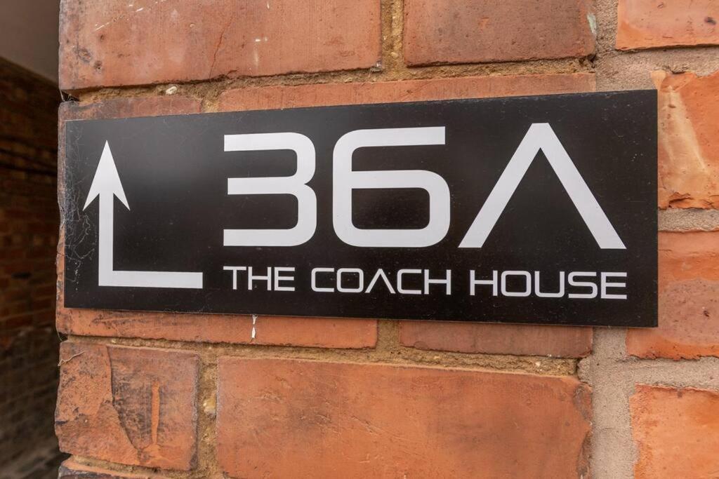 Rugby Coach House, Central Location, 5 Star Rating Exterior foto